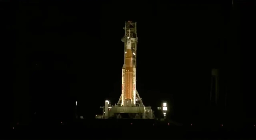 Во время заправки лунной ракеты SLS Artemis II в США произошла утечка водорода